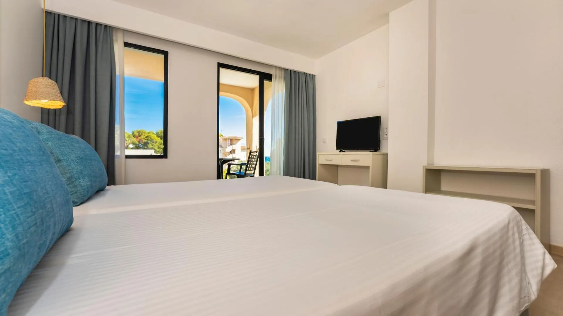 **** Aparthotel Apartamentos Sinfony Canyamel  Spain