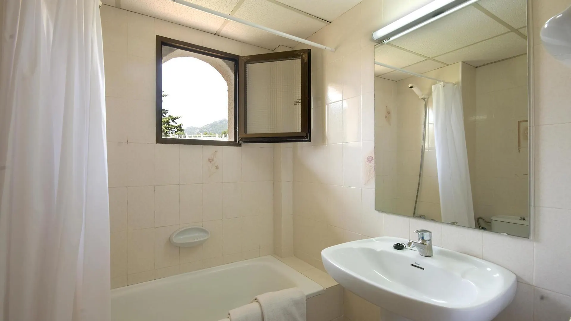 Apartamentos Sinfony Canyamel  Spain